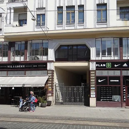 Julia Apartman Miskolc Exterior photo