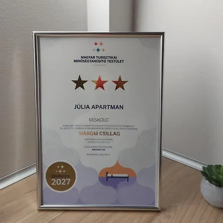 Julia Apartman Miskolc Exterior photo